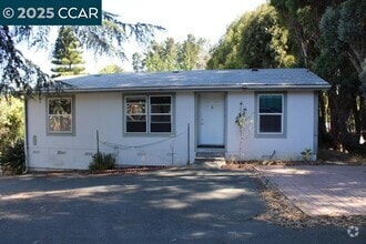 Building Photo - 5266 Sunset Dr