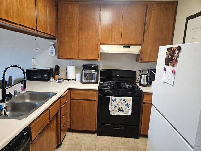 Foto del edificio - 5342 Valleyridge Dr