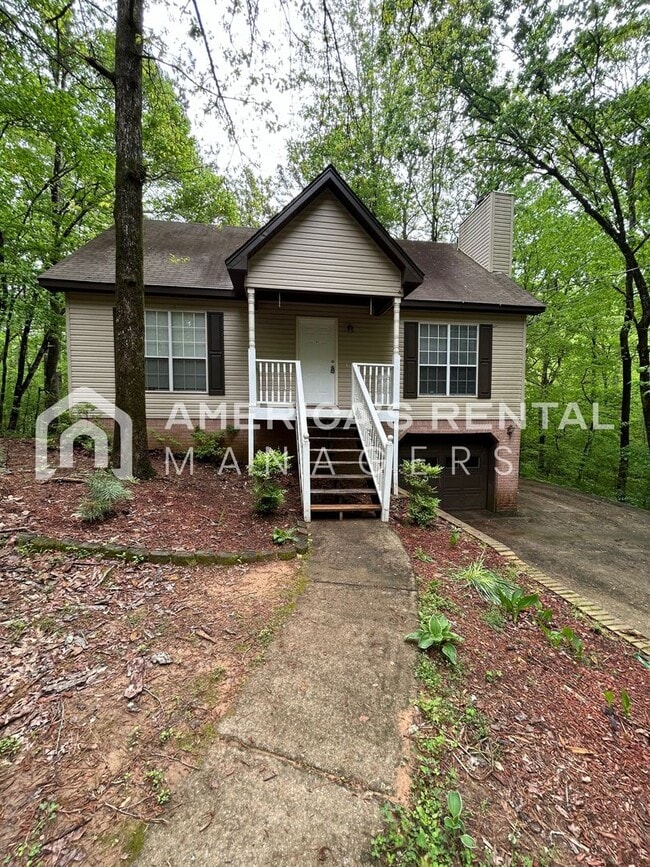 Building Photo - 211 Winterberry Ln