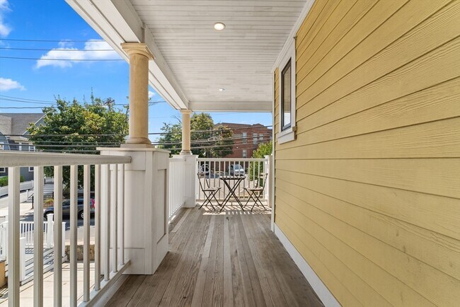 Foto del edificio - 152-154 Savin Hill Ave
