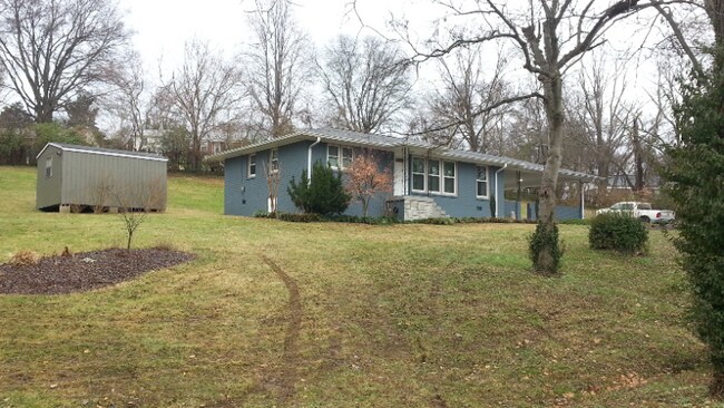 Foto del edificio - 179 Briggs Ave