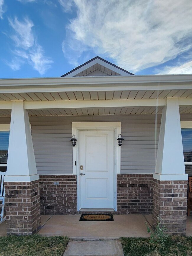 Building Photo - PRE-LEASING JUNE 2024 - ADORABLE COTTAGE I...