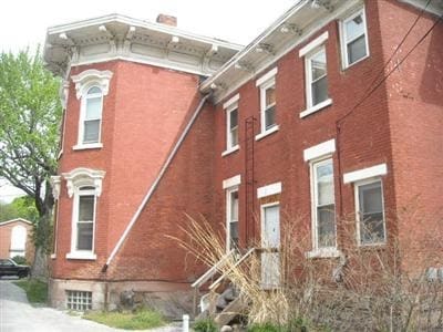 Building Photo - 157 Mentor Ave