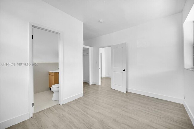 Foto del edificio - 1393 NW 102nd St