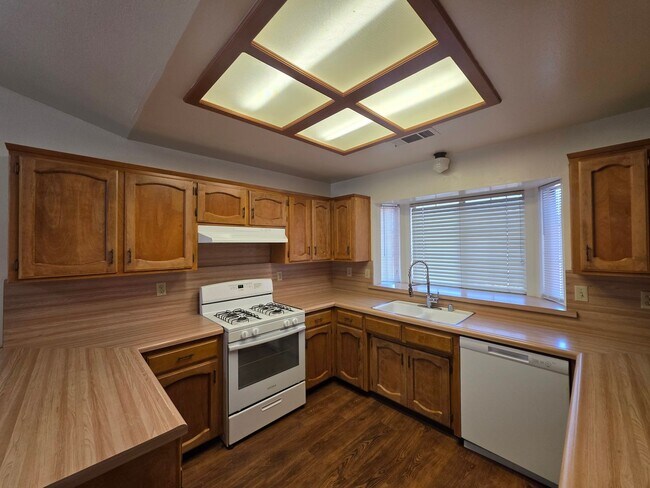 Foto del edificio - 1846 N Selina Ct