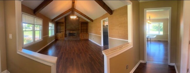 Foto del edificio - 806 Lois Ln