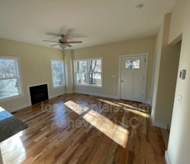 Building Photo - 277 N Bear Creek Rd