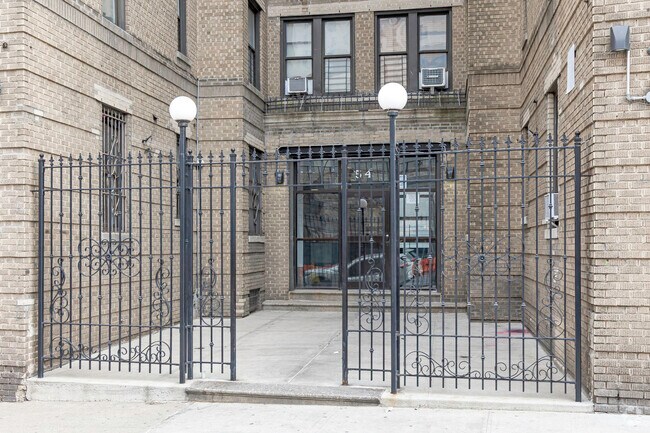 Entrada - 54 Featherbed Ln