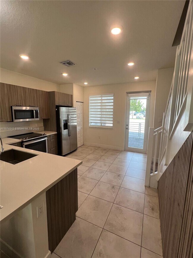 Foto del edificio - 10295 NW 64th Terrace