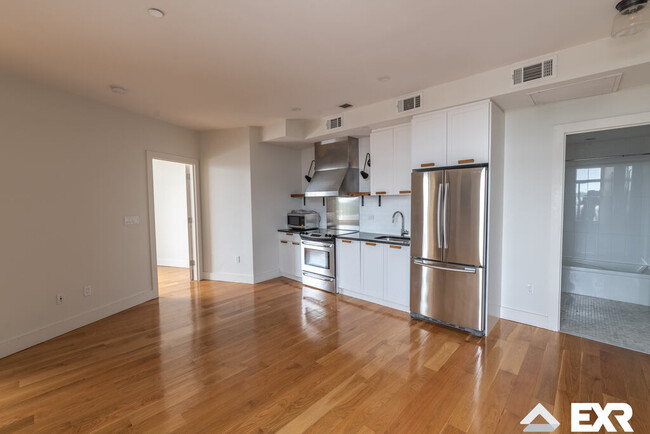 Building Photo - 5522 Myrtle Ave