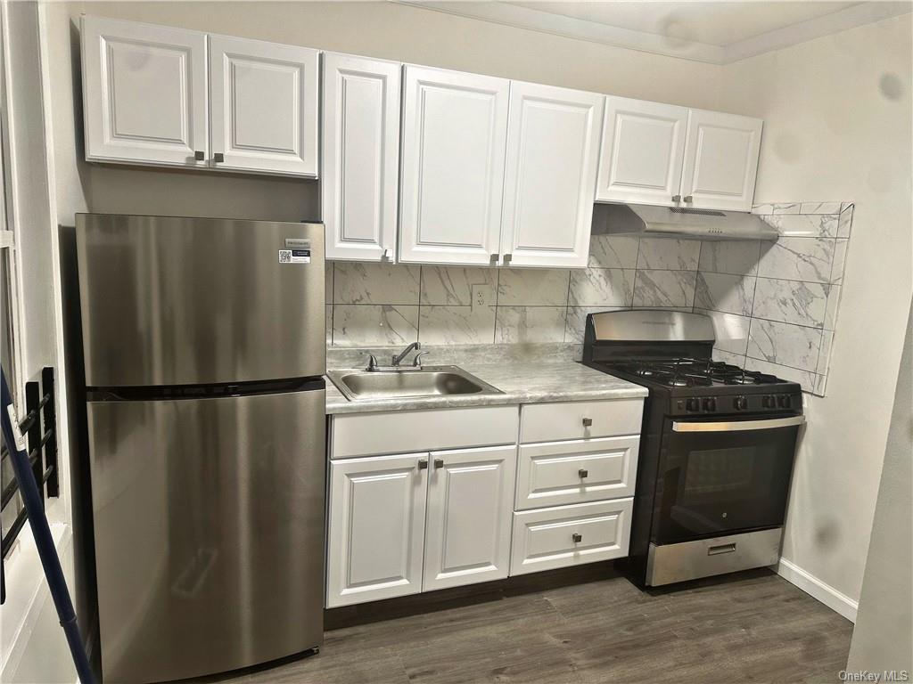 Foto del edificio - 982 E 241st St