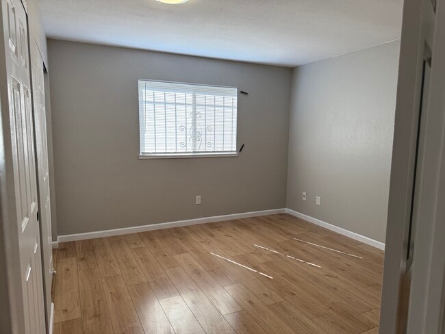 Building Photo - 9437 Fox Creek Dr