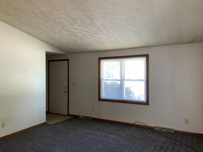 Building Photo - 838 Hitt St