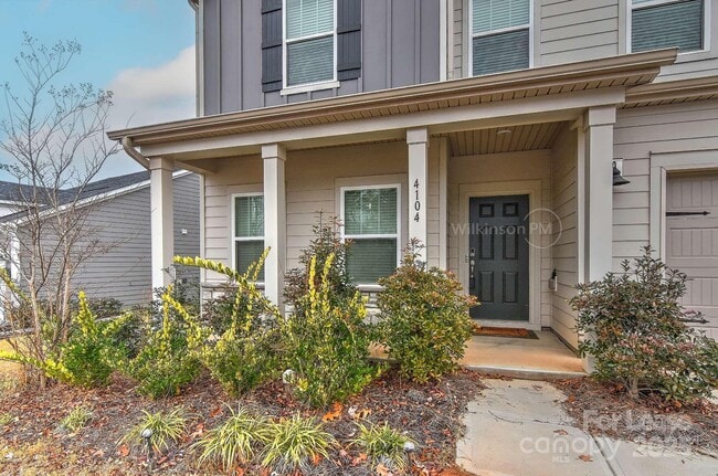 Foto del edificio - 4104 Armstrong Farm Dr