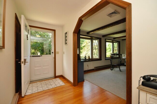Foto del edificio - 34 Dale Dr
