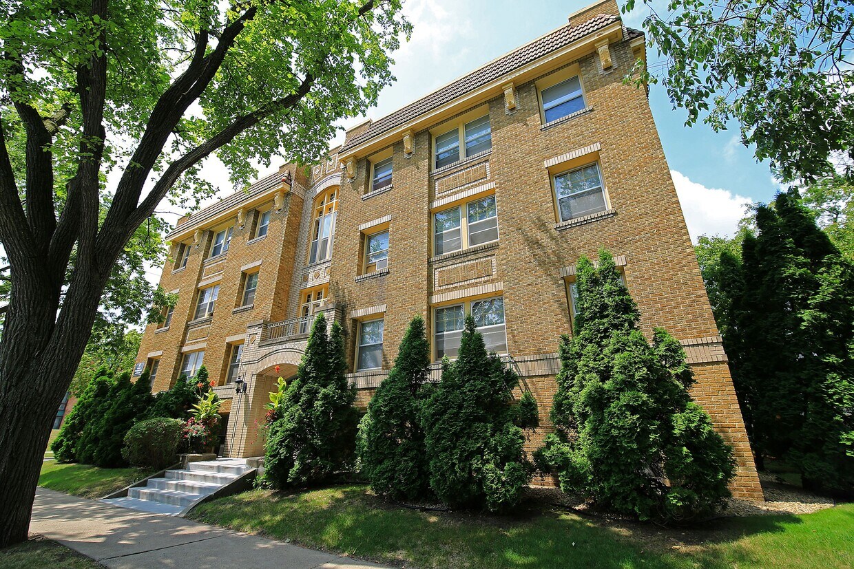 Primary Photo - 2446 Colfax Ave S