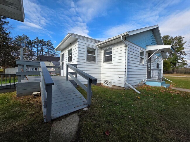 Foto del edificio - 2 Bedroom Single Family Home in Clintonville