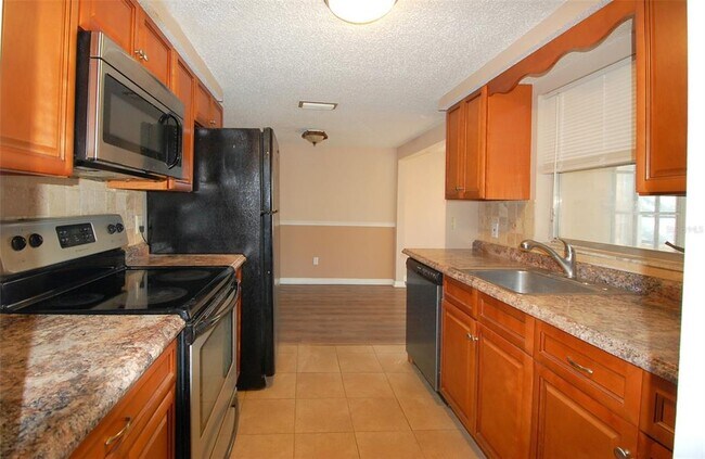 Foto del edificio - 7814 Topay Ln