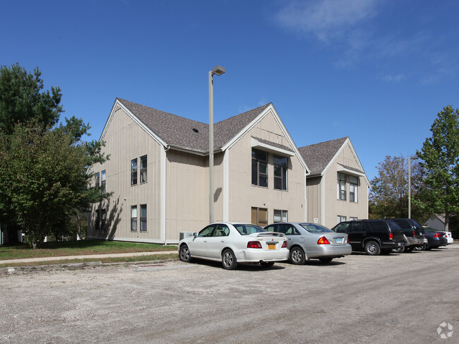 Foto del edificio - Celeron Square Apartments