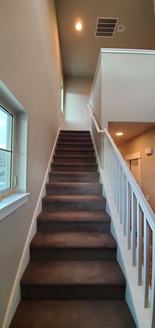 Building Photo - Fully Furnished Home All Utilities Include...