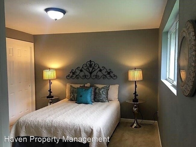 Building Photo - 4 br, 2 bath House - 10770 Rampart Dr E