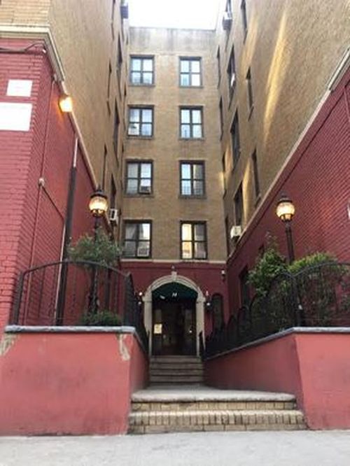 Building Photo - 45 Thayer St