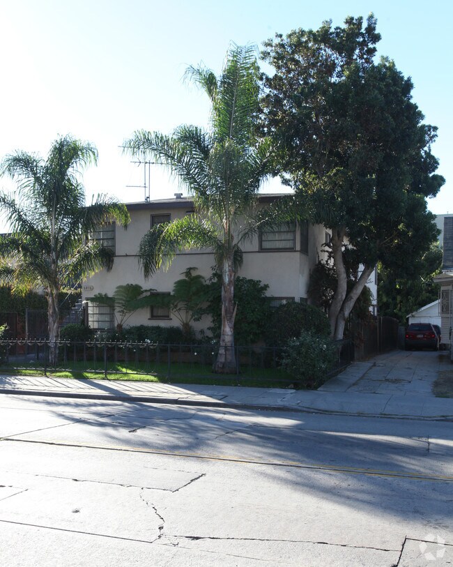 Building Photo - 6416 Fountain Ave