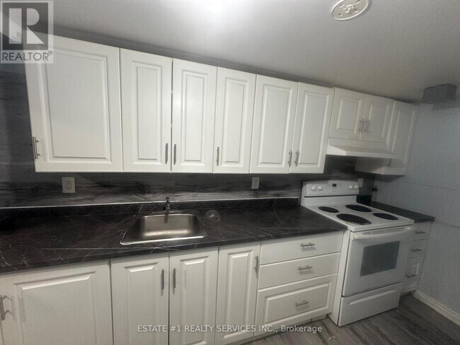 Photo du bâtiment - 176 Kenneth Ave