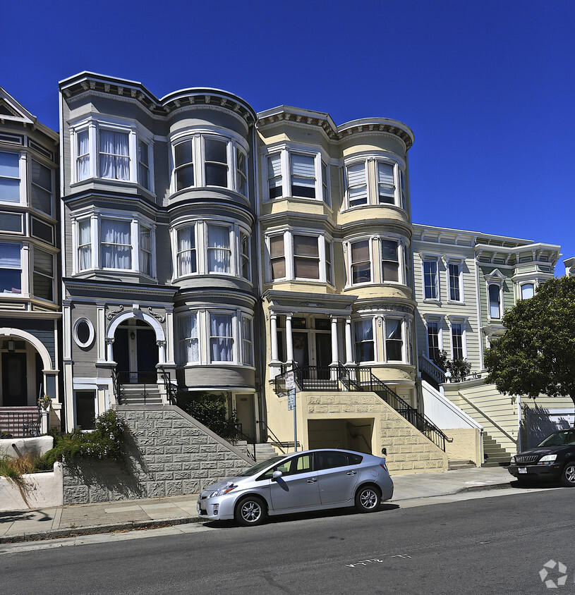 Building Photo - 2850 Sacramento St