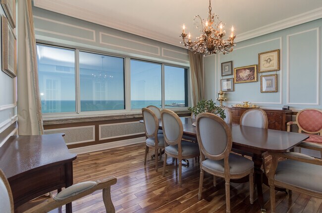 Foto del edificio - 1440 N Lake Shore Dr