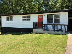 Building Photo - 6109 Oakwood Cir SW