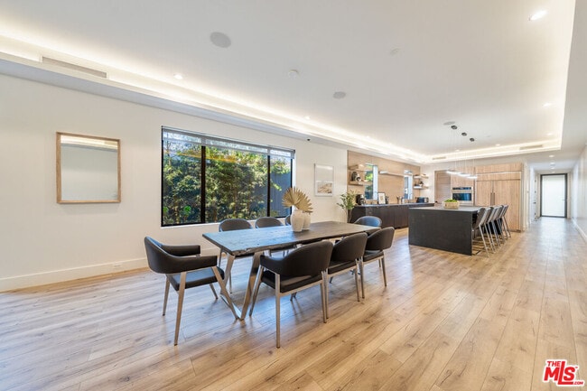 Foto del edificio - 1903 S Bedford St