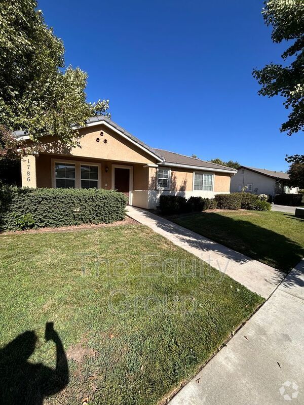 Building Photo - 1786 Paseo Del Lago