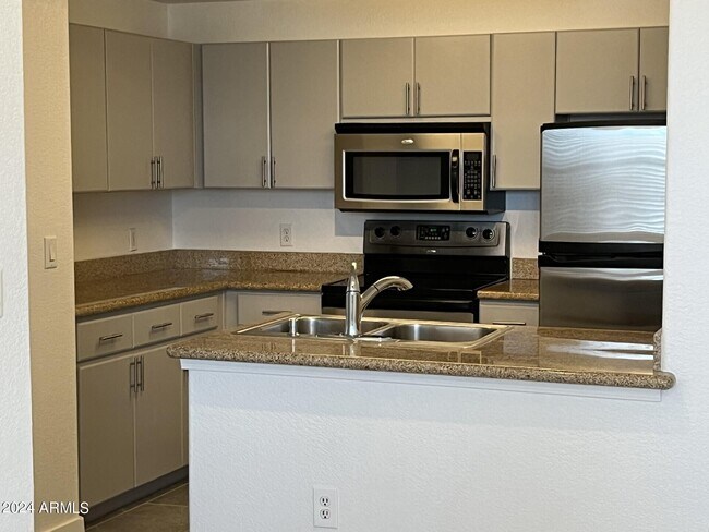 Building Photo - 5302 E Van Buren St