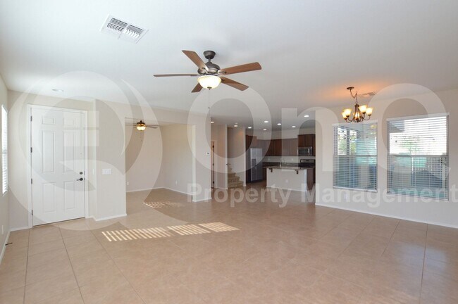 Foto del edificio - 4451 E Remington Dr