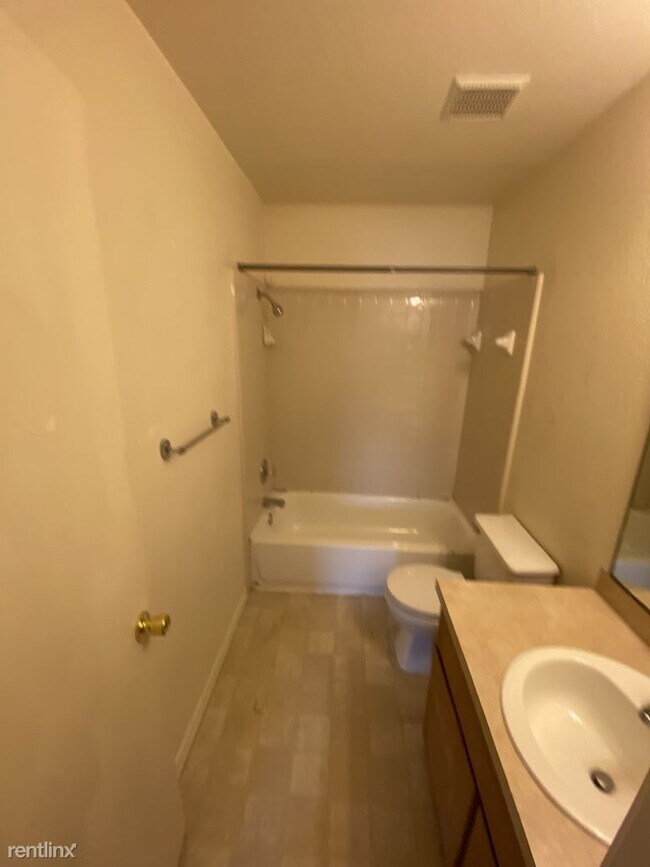 Foto del edificio - 3 br, 2 bath Townhome - 1907 Monte Carlo Ln D