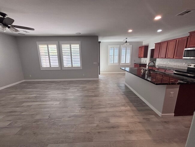 Foto del edificio - 3857 E Phelps St