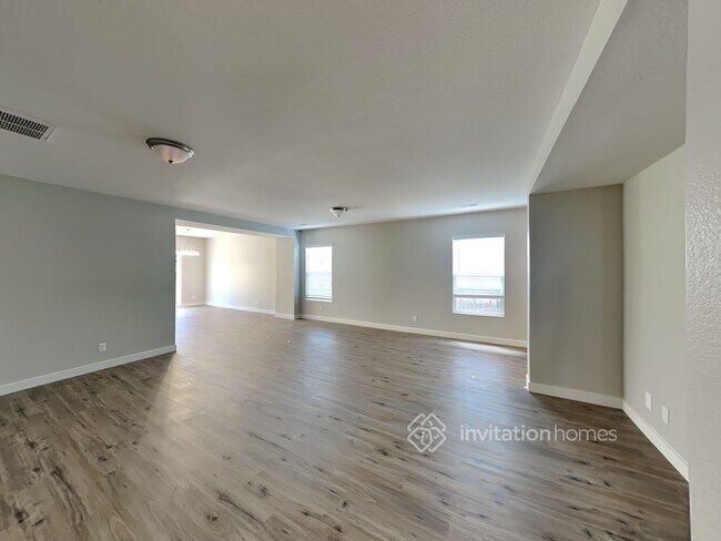 Building Photo - 5964 Raleigh Cir