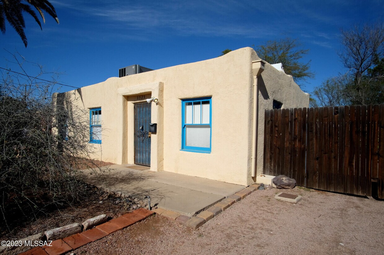 Primary Photo - 3525 E Elida St