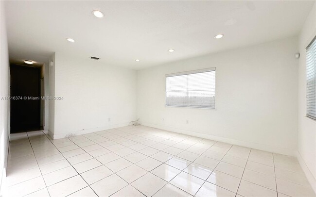 Building Photo - 7221 SW 34th Street Rd