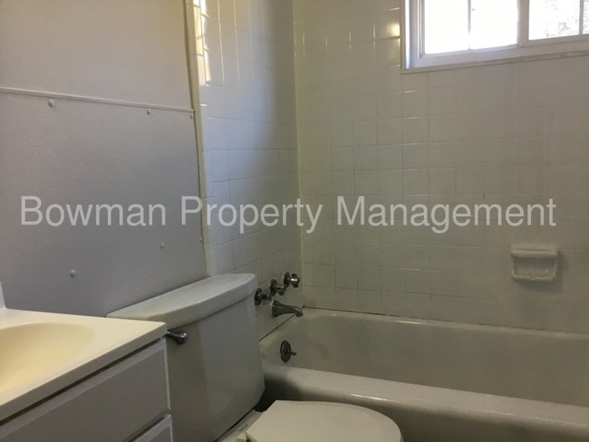 Foto del edificio - 2401 Marlowe Ave