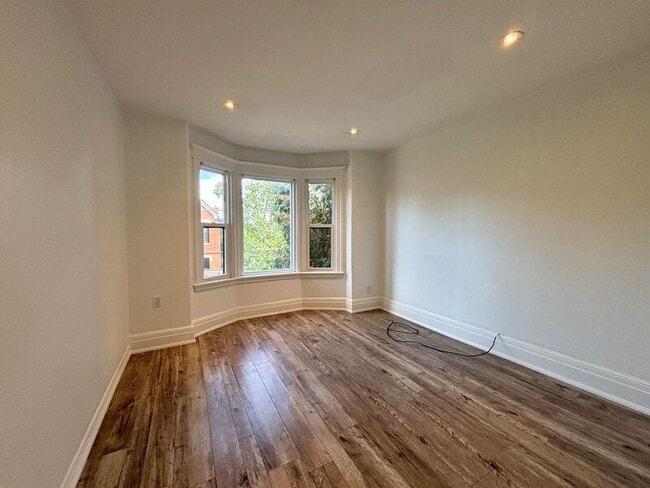 Building Photo - 32 Arthur Ave S