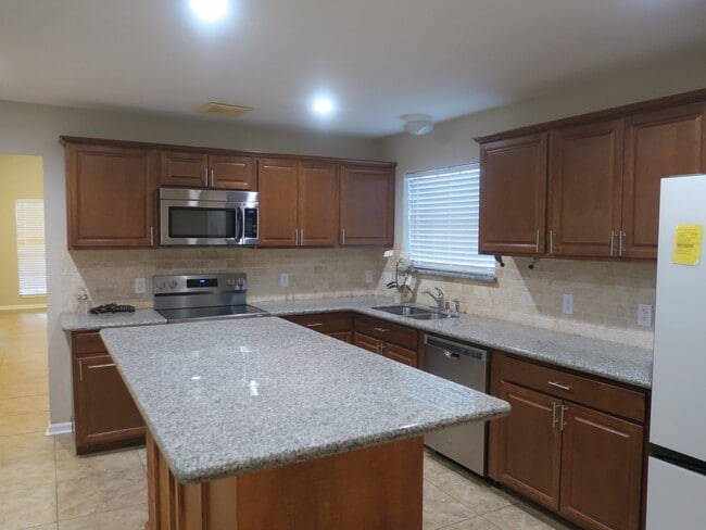 Building Photo - 1606 Quail Run