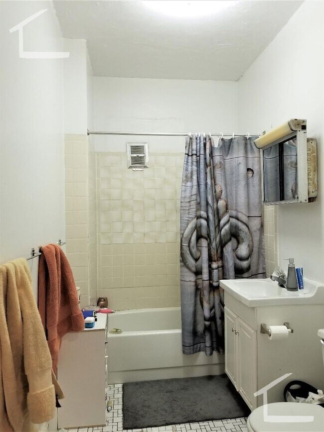 Foto del edificio - Very spacious 2-Bed