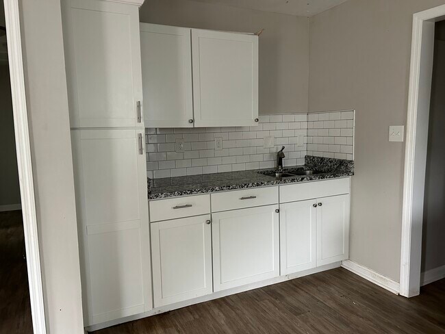Foto del edificio - 907 Fairway Dr NW