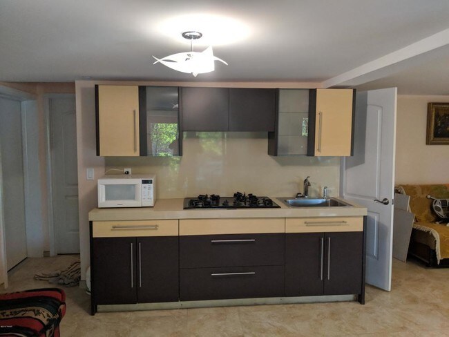 Building Photo - 139 Northwood Rd