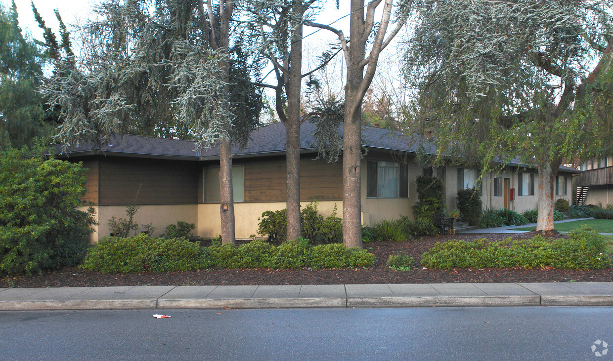 Foto del edificio - Sierra Vista Avenue Apartments