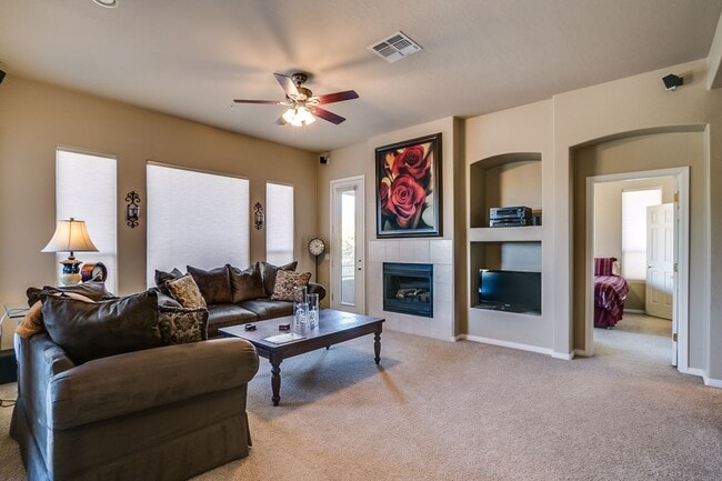 Building Photo - 16420 N Thompson Peak Pkwy