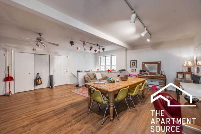 Building Photo - 4 bedroom in Chicago IL 60642