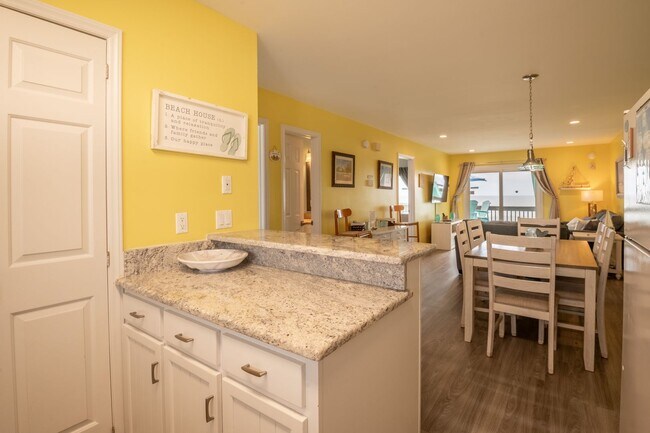 Foto del edificio - OFF-SEASON FURNISHED RENTAL